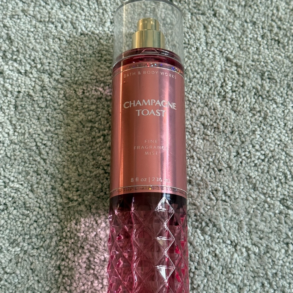 Bath & Body Works Champagne Toast Mist - Pink and Gold